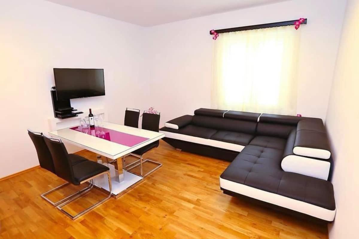 Split Central Retreat מראה חיצוני תמונה